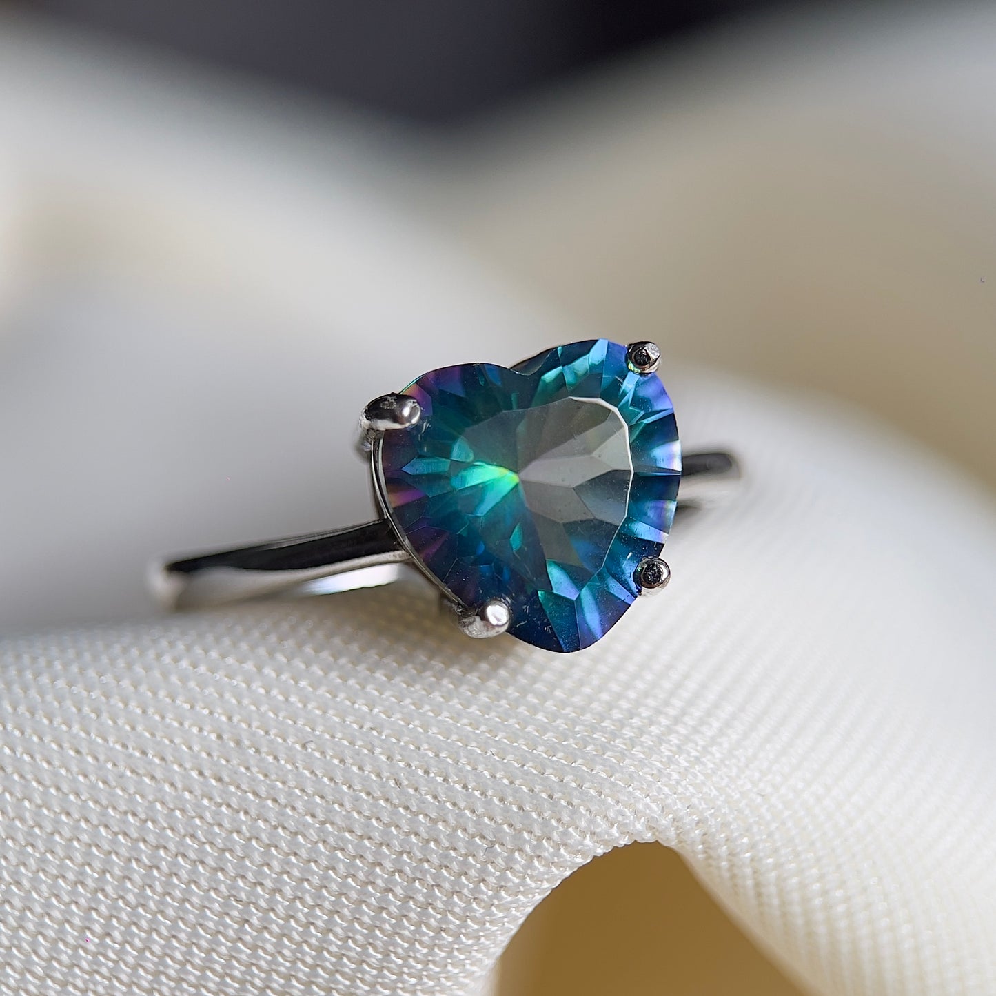 Mystic Quartz Heart Ring (10mm)