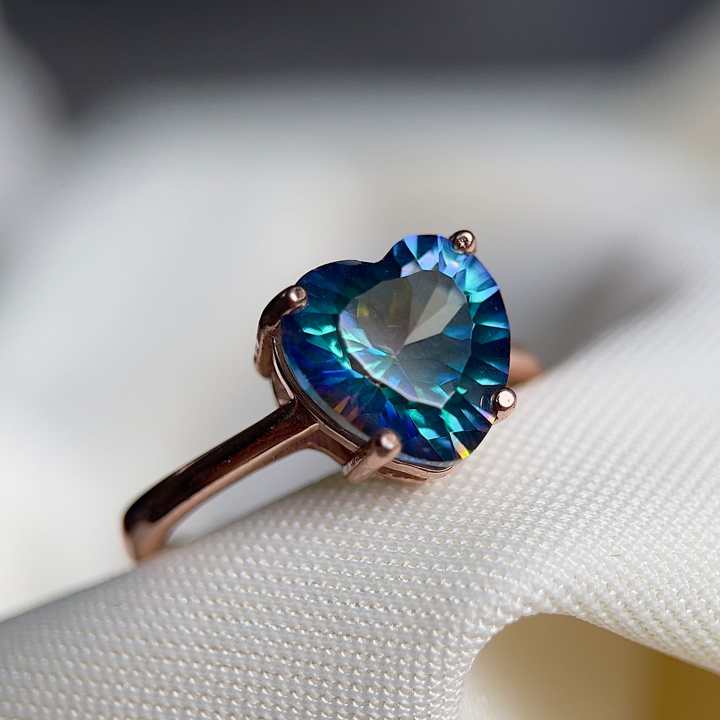 Mystic Quartz Heart Ring (10mm)