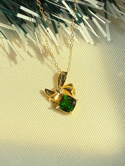 Diopside Ribbon Necklace (Cushion Cut)