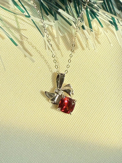 Garnet Ribbon Necklace (Cushion Cut)