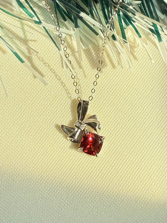 Garnet Ribbon Necklace (Cushion Cut)