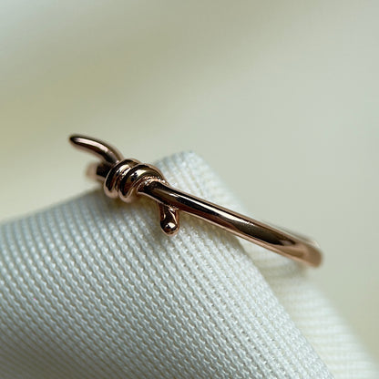 Cutesy Knot Ring